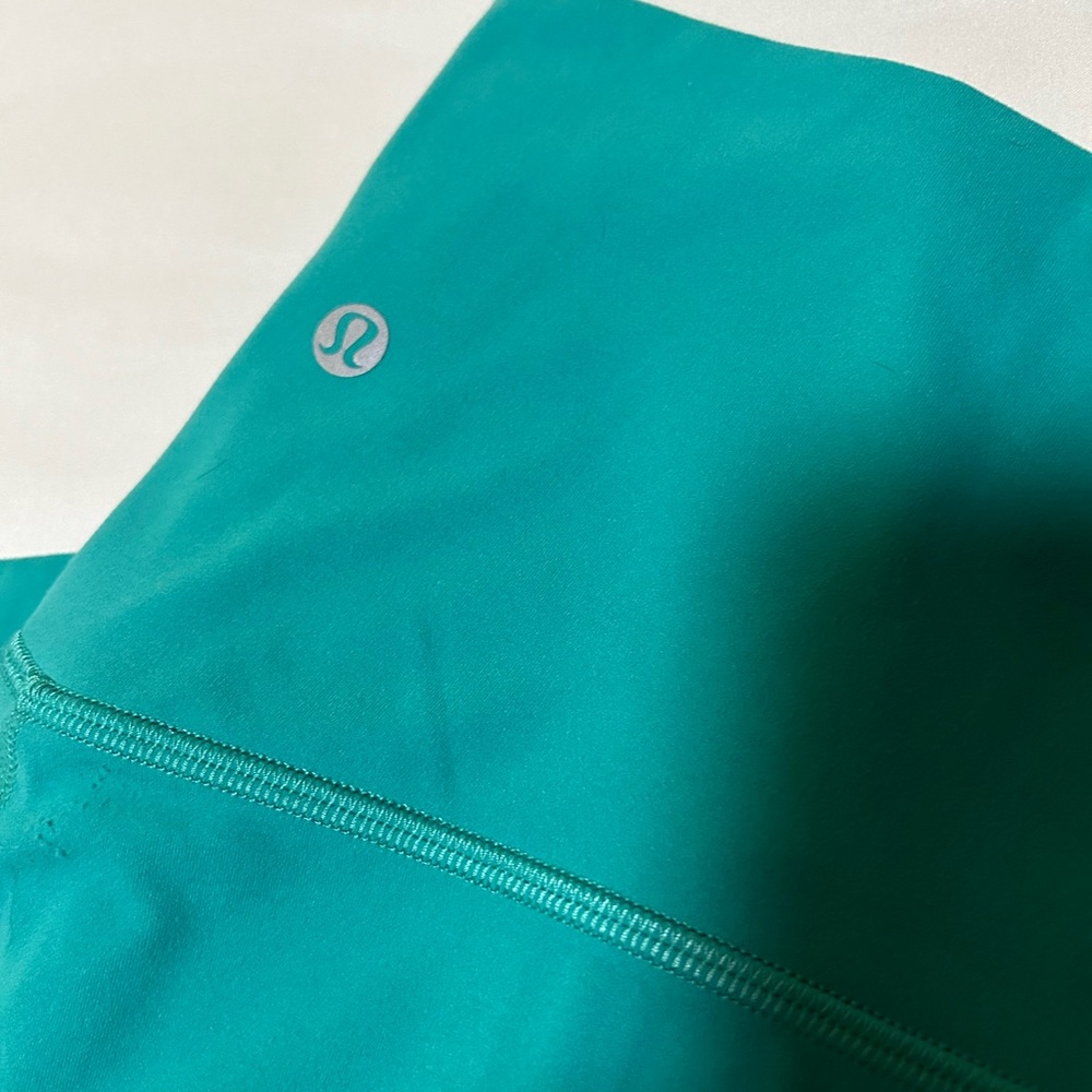 Lulu align teal crop